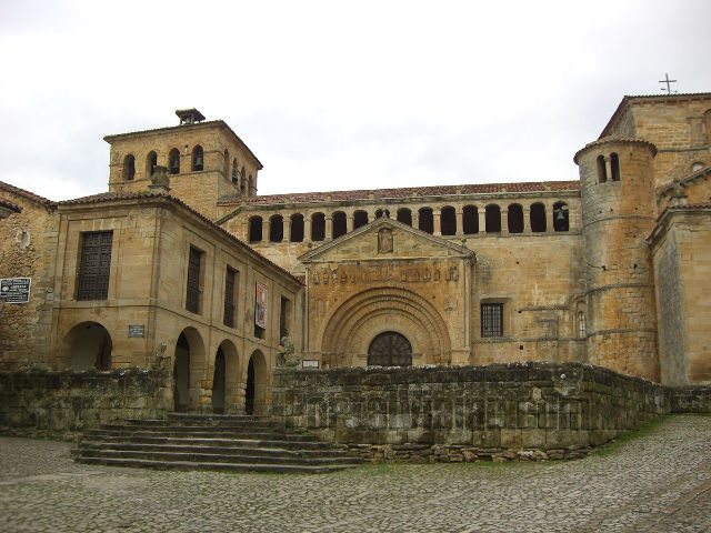 Cantabria - Santillana del Mar - Colegiata