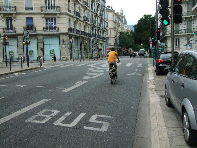 Ciclista - Carril Bus