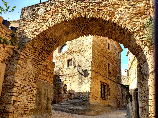 Girona - Peratallada