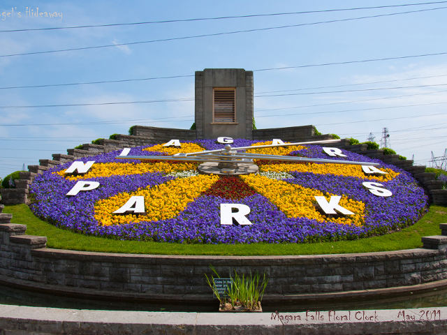 Niagara on the Lake - Reloj floral