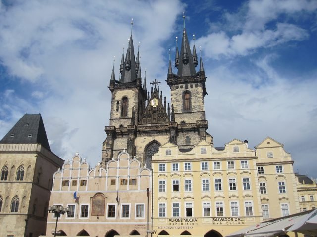 Praga - Iglesia Tyn - Exterior