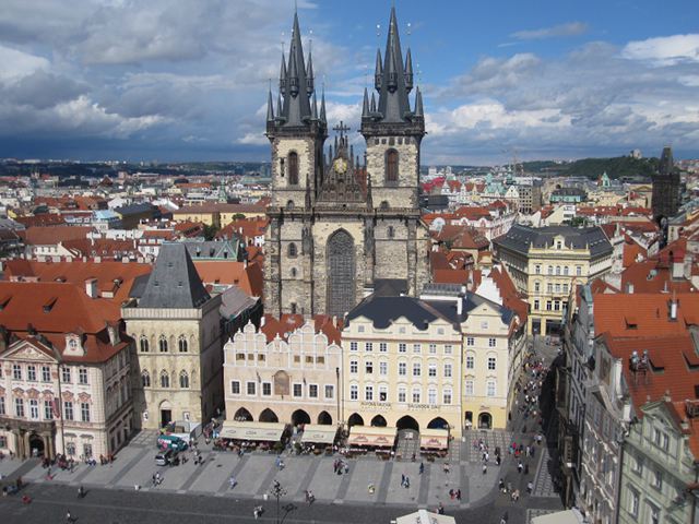 Que ver en Praga - Plaza de la Ciudad Vieja - Iglesia de Tyn