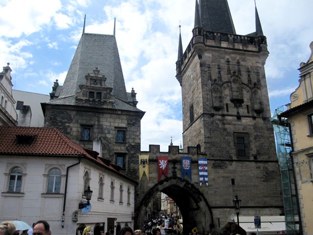 Que hacer en Praga en 3 dias - Torres del Puente de Carlos