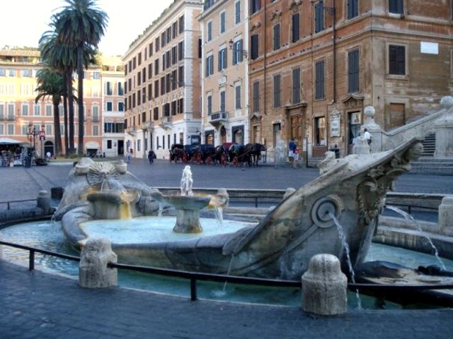 Roma - Piazza Spagna - Fontana Barcaccia