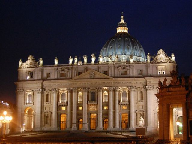 Roma - Plaza de San Pedro - Noche