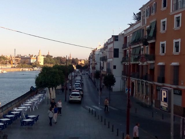 Sevilla - Calle Betis