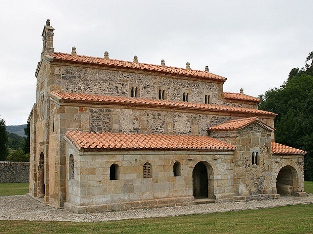 Que visitar en Villaviciosa - Iglesia San Salvador